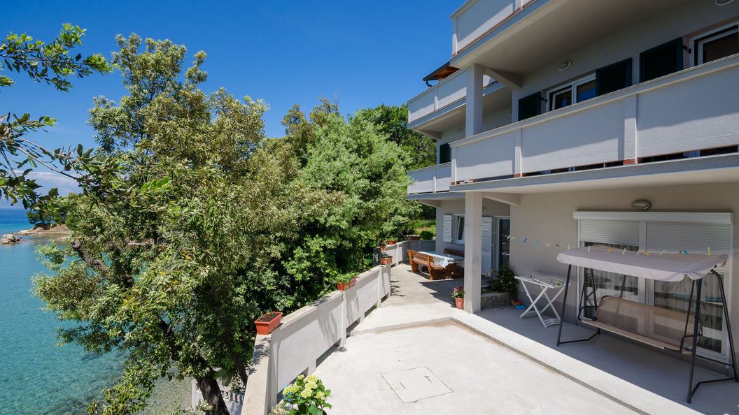 Apartments By the sea in Lopar (1)