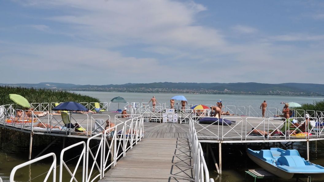 NaturExpert Mobilházak FKK Berény Naturista Kemping Balatonberény (1)