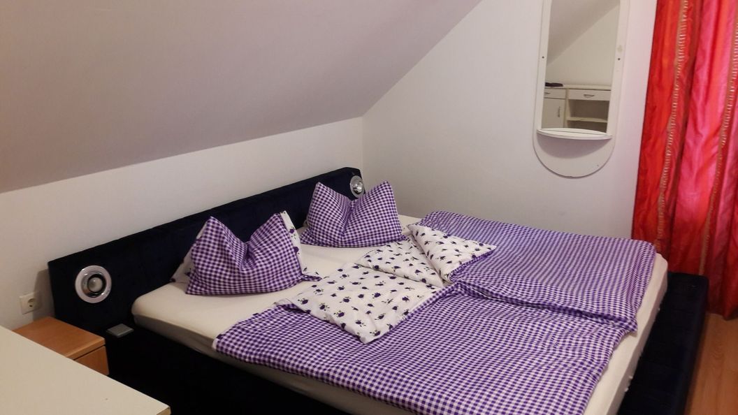 Zöld Ház Apartman Balatoncsicsó (1)