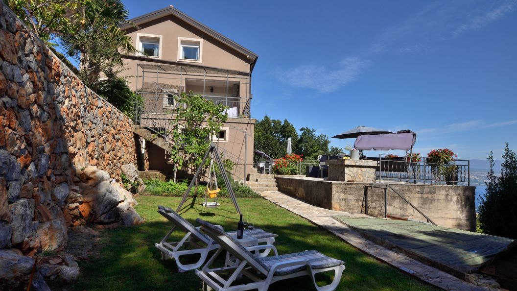 Apartments Viktoria Lovran (1)