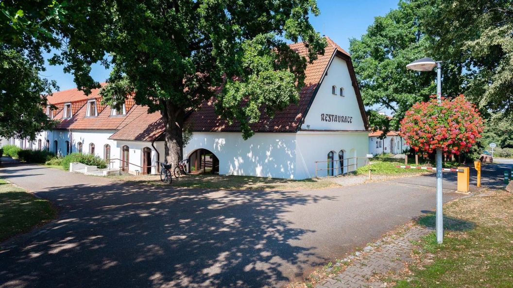 HOTEL FLORET Průhonice (1)