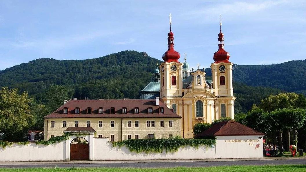 Klášter Hejnice - vzdělávací, konferenční a poutní dům (1)