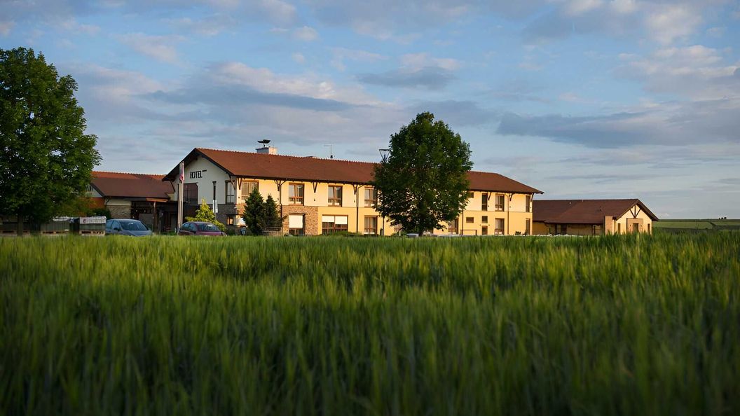 Hotel HAPPY STAR Hnanice (1)