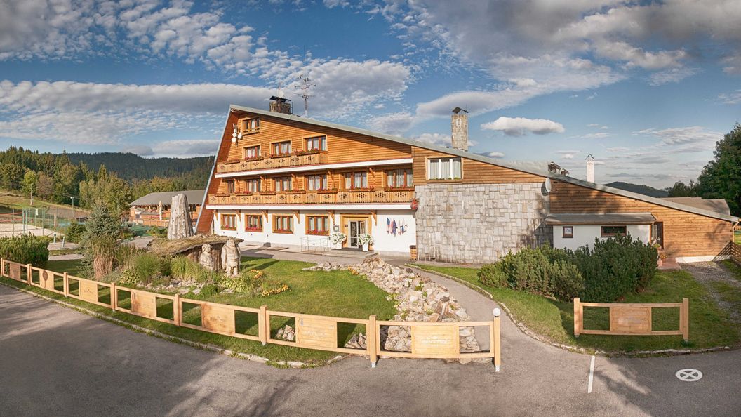 Wellness Hotel BAHENEC Písek (1)