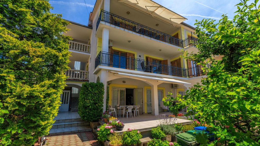 Apartments Dijana Crikvenica (1)