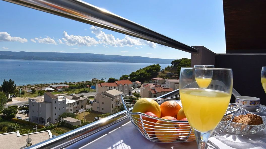 Apartments Ana Omis (1)