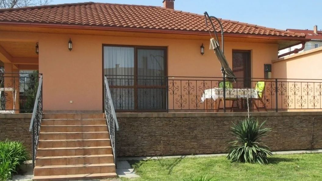 Somogyi Nyaraló Balatonföldvár (1)