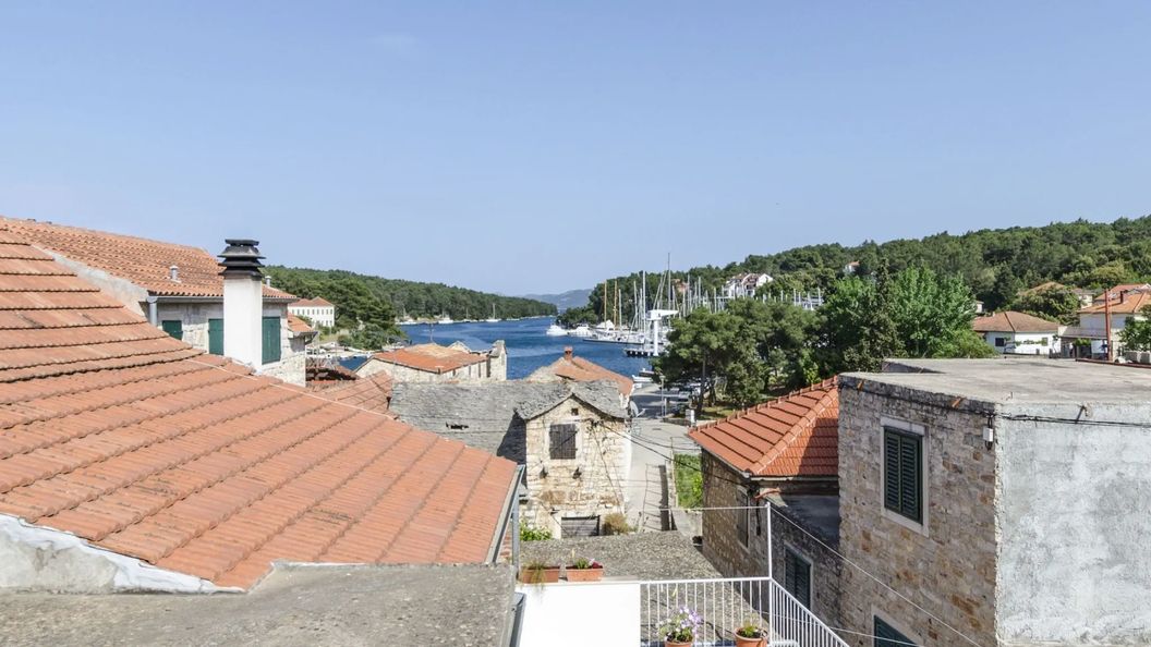 Rooms Roza Vrboska (1)