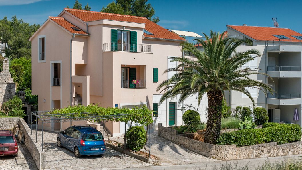 Apartments Šerić Vrboska (1)