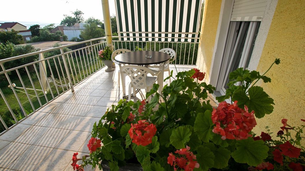 Apartmani Nada Starigrad (1)