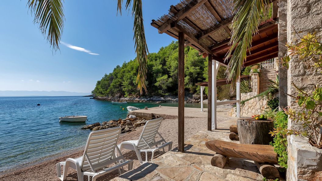 Apartments Robinzon Milivoj Bogomolje (1)