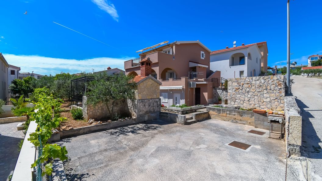 Apartments Neda Okrug Gornji (1)