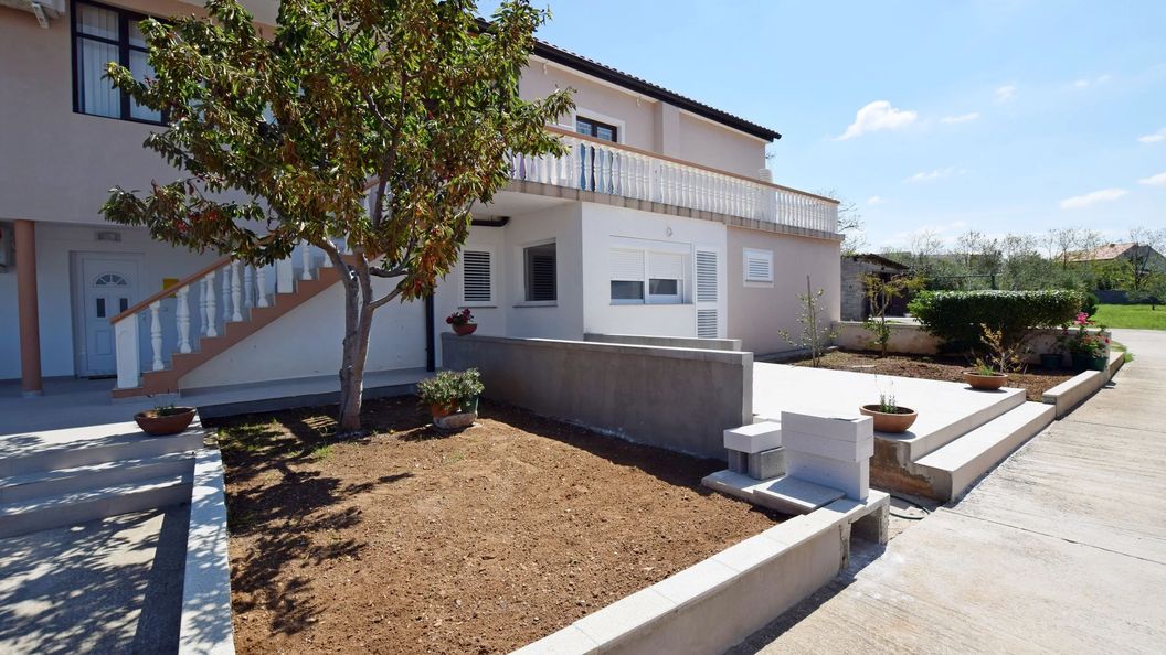 Apartment Maja Vrsi (1)