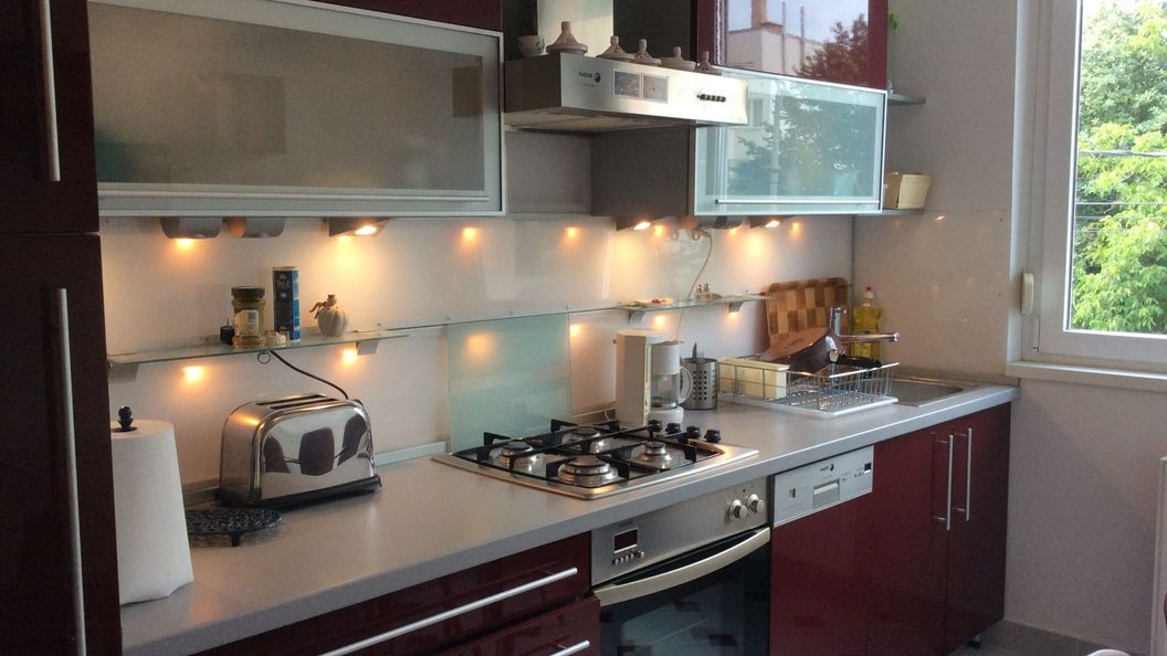 Exotikus 2 szobás lakás erkéllyel Komárom (1)