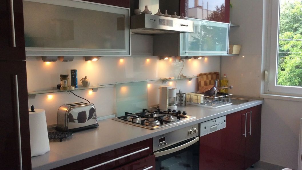 Exotikus 2 szobás lakás erkéllyel Komárom (1)