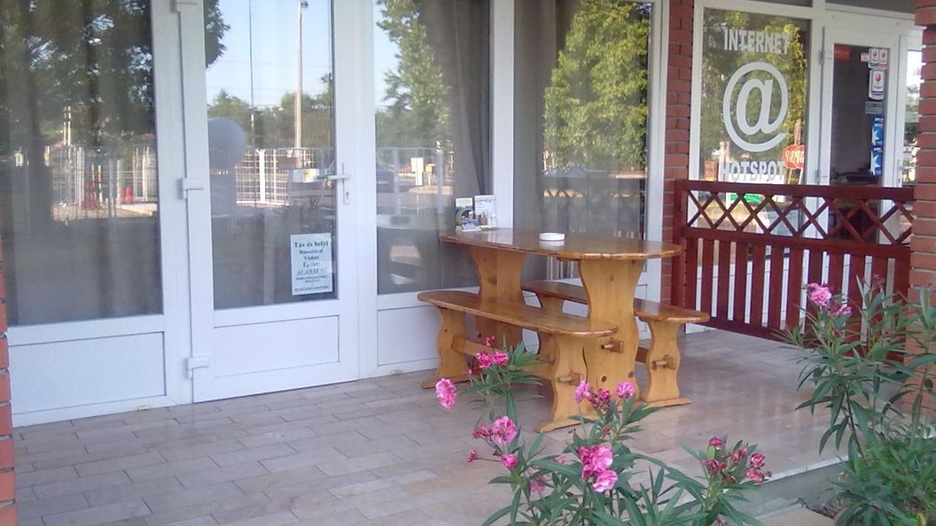 Éttermi C Apartman Zamárdi (1)