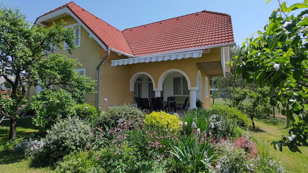 Oszlányi Vendégház Vonyarcvashegy (1)