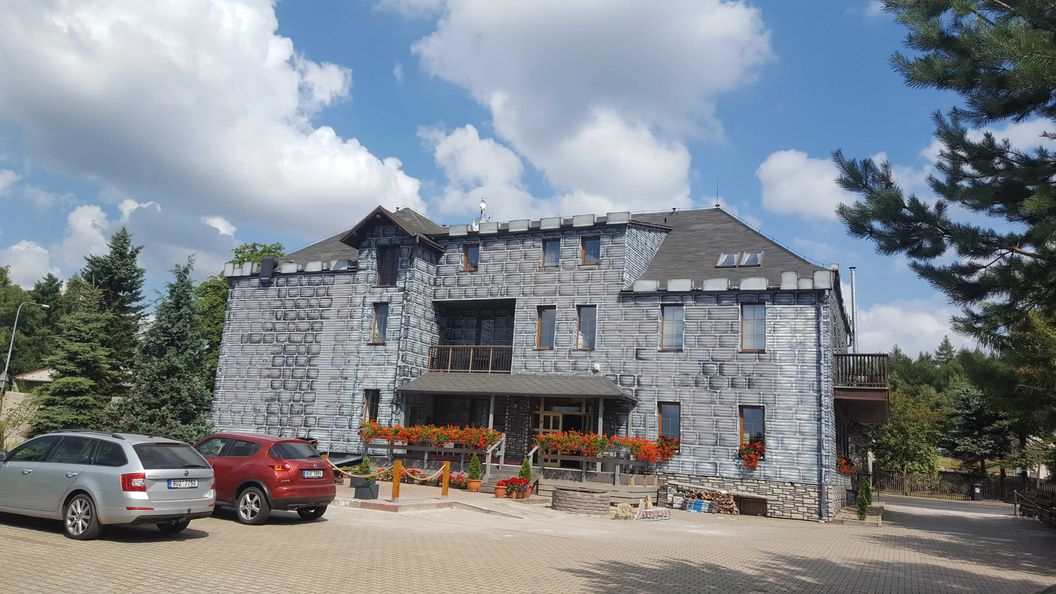 Hotel Camelot Tisá (1)