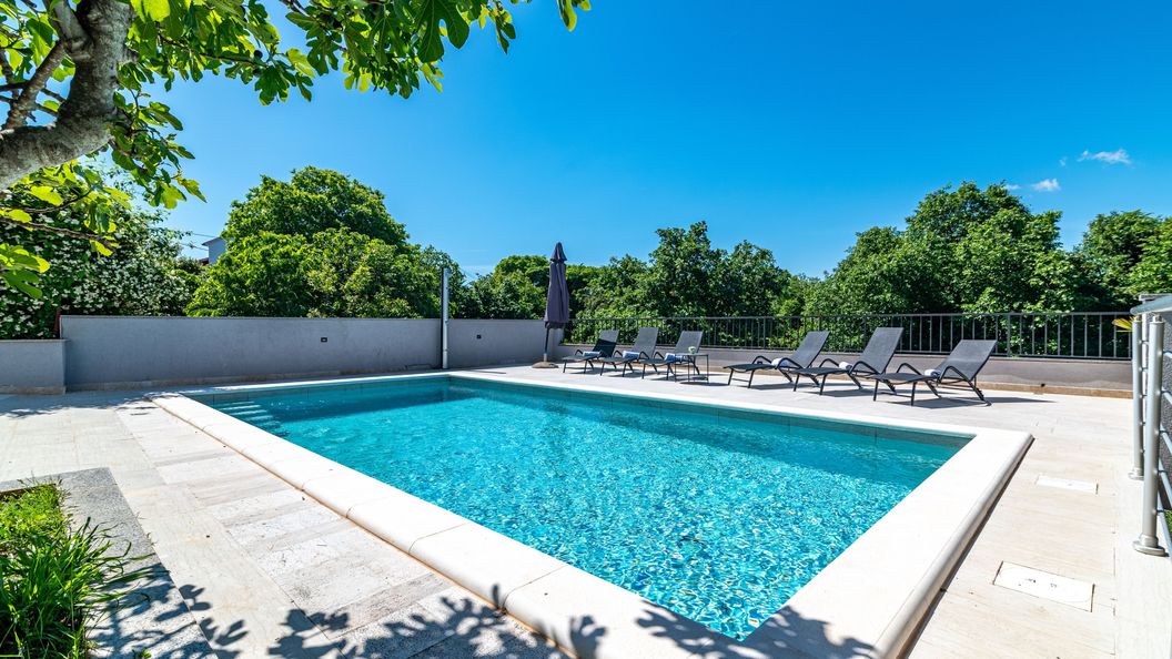 Ház Családok Részére Medencével Krnica, Marcana - 3029 Krnica (1)