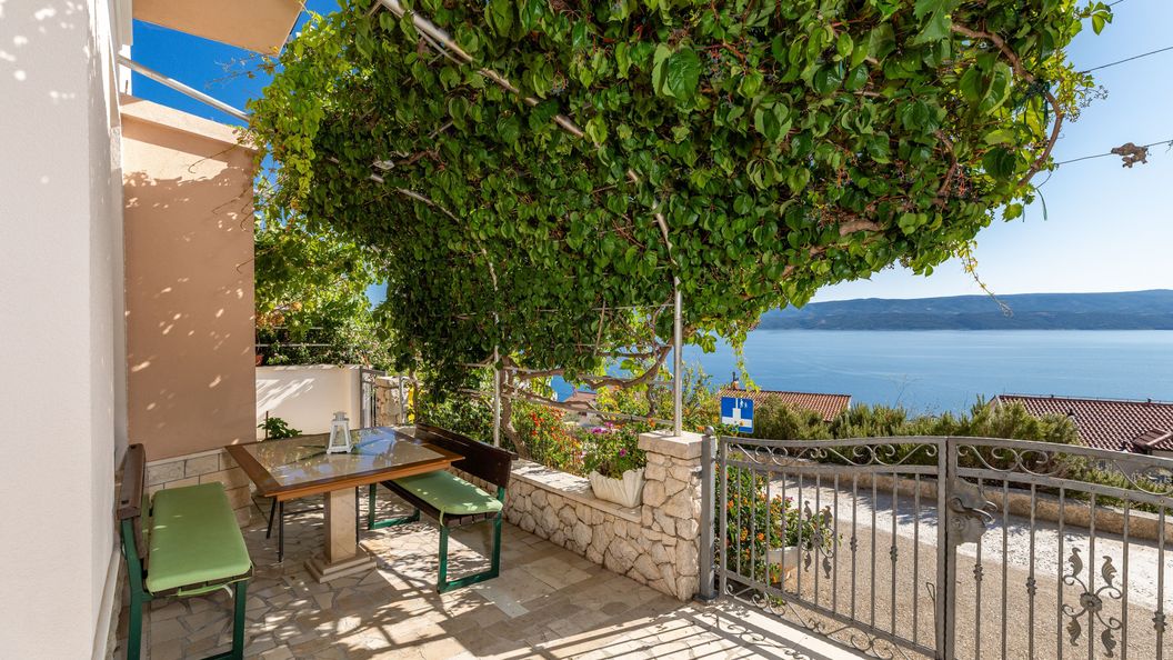 Apartmanok Parkolóhellyel Zavode, Omis - 12075 Zavode (1)