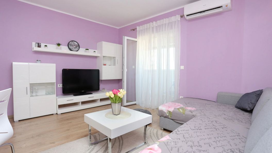 Apartments With Parking Space Makarska - 15841 (1)