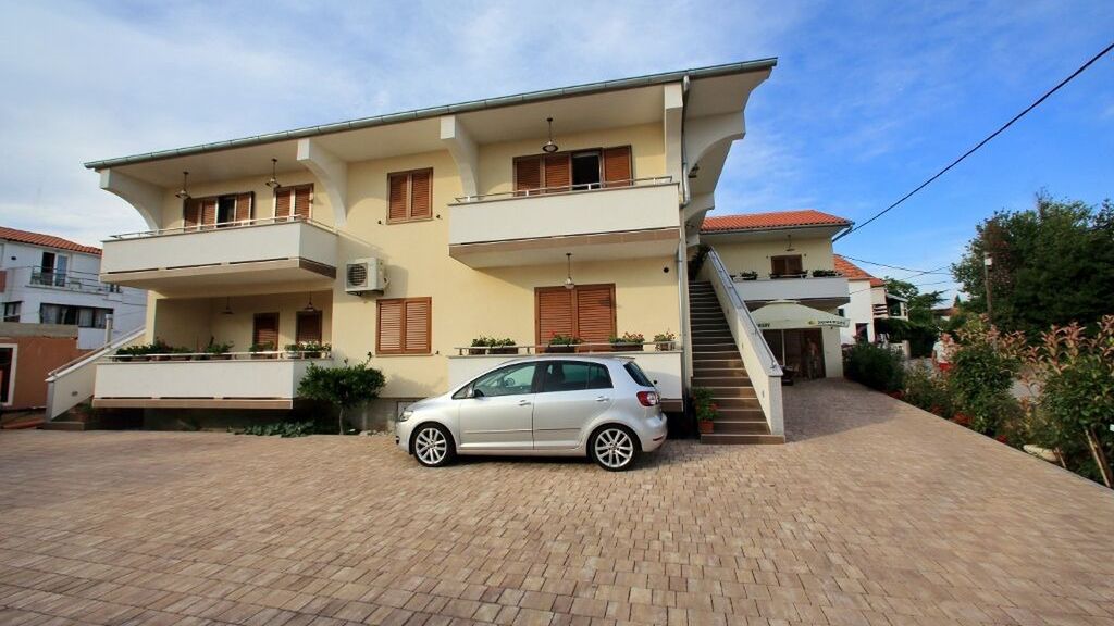 Apartmanok Parkolóhellyel Sukosan, Zadar - 16641 Sukošan (1)