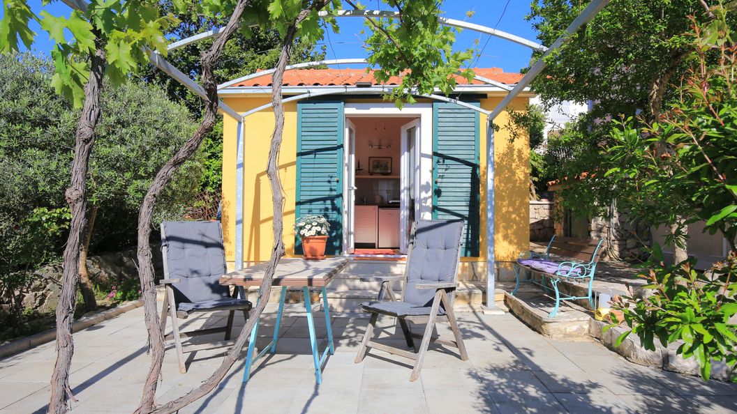 Apartmanok Parkolóhellyel Splitska, Brac - 17023 Splitska (1)