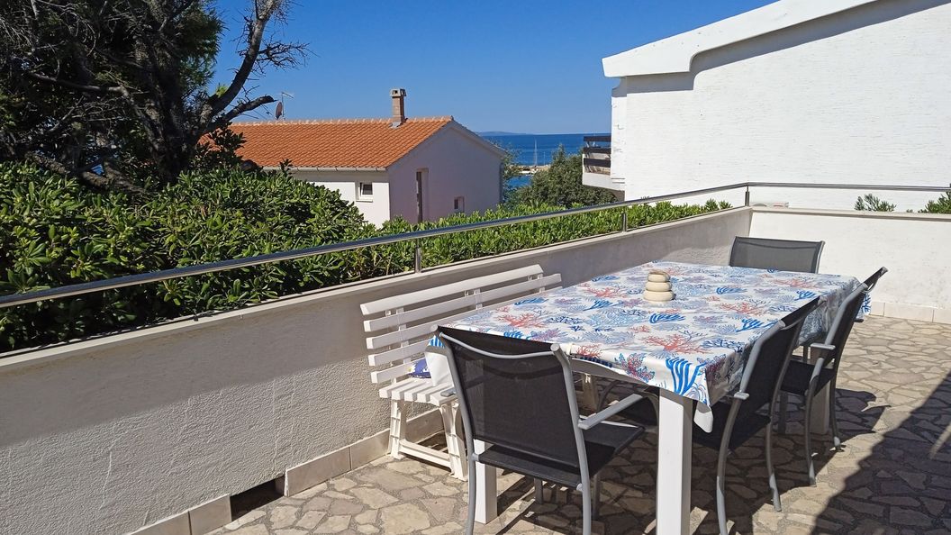 Apartmanok A Tenger Mellett Povljana, Pag - 17222 Povljana (1)