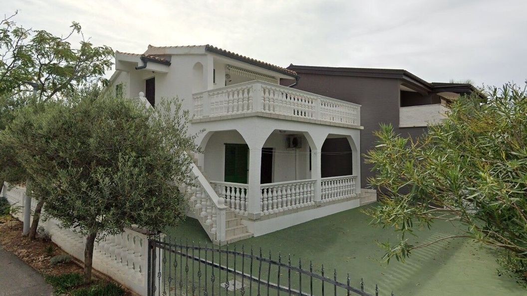 Apartmanok Parkolóhellyel Vir - 17492 (1)