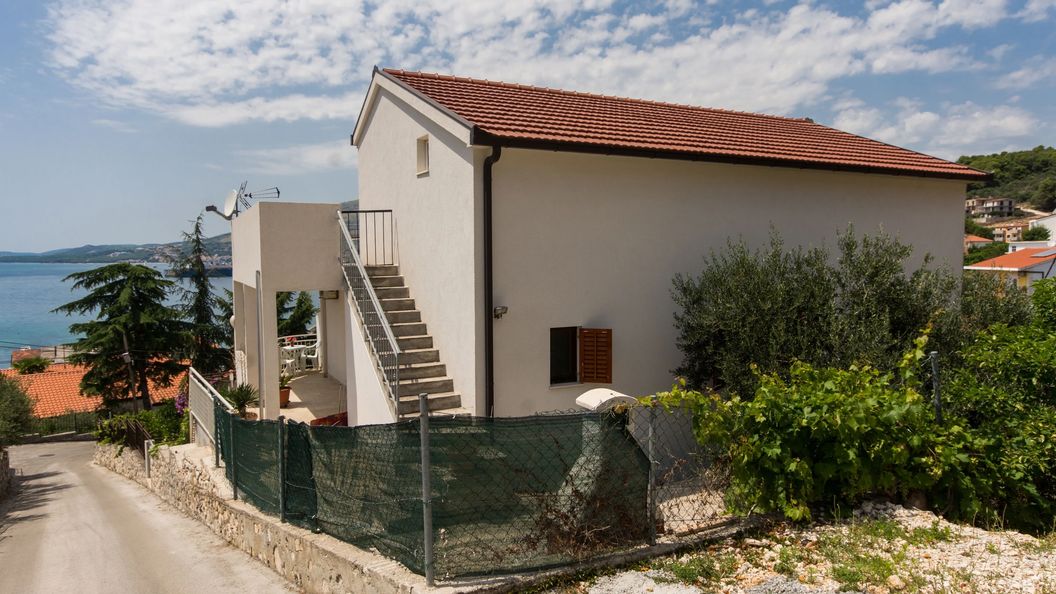 Apartmanok Parkolóhellyel Trogir - 17609 (1)