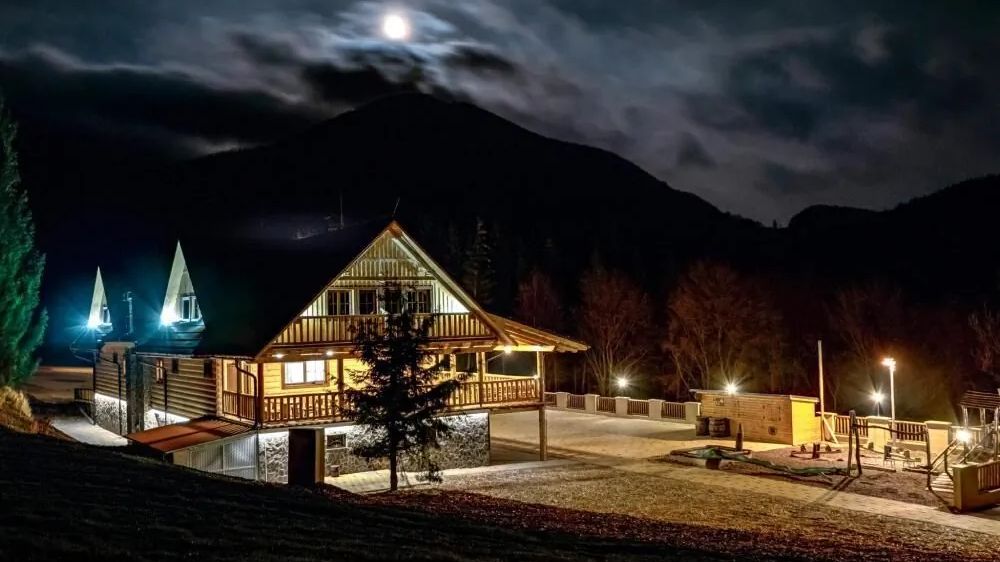 Salas Klak Kľačno (1)