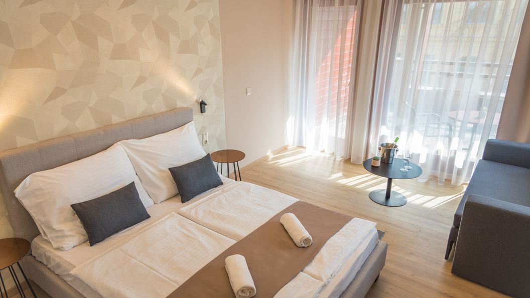 Taverna Vendégház és Étterem Balatonfüred (1)