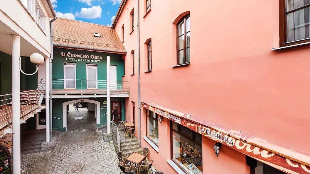 Hotel & apartments U Černého orla Třebíč (1)