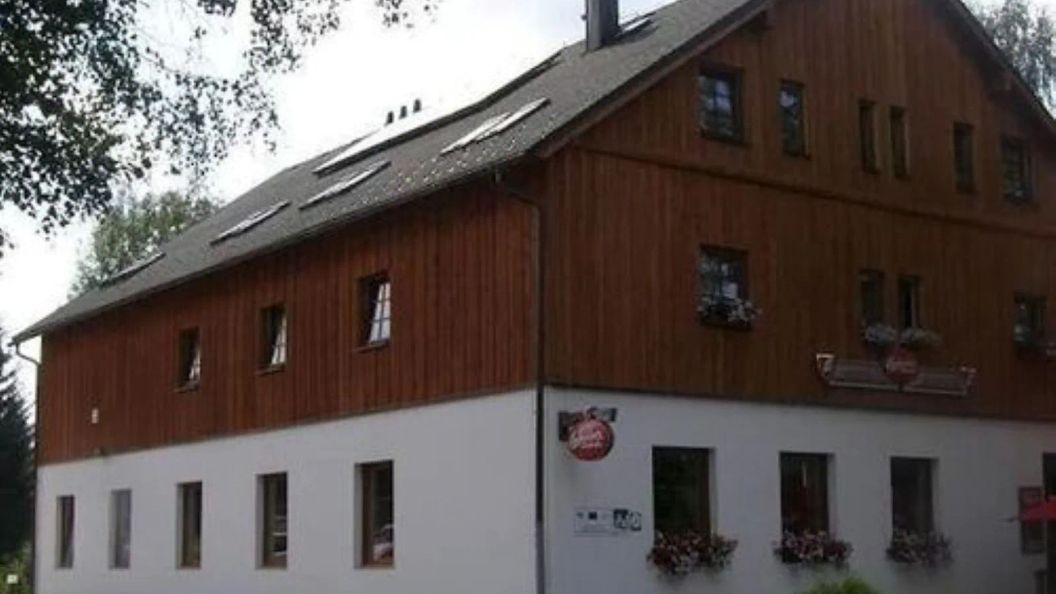 Wellness Hotel Marlin Nová Pec (1)