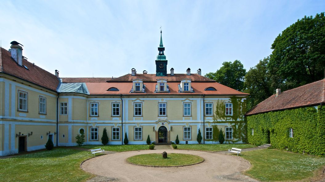 Zámek Berštejn Hotel & Golf Resort (1)