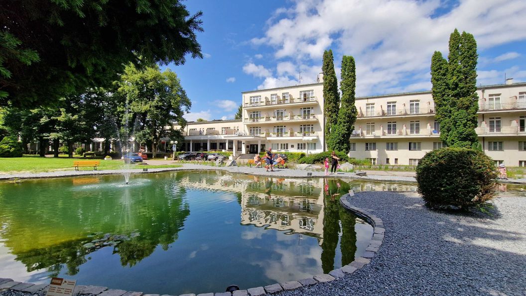 Lázeňský dům PALACE Sliač (1)