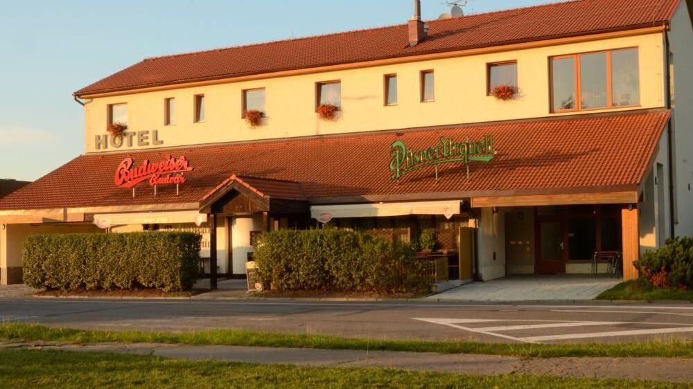 Hotel Signál Pardubice - Dubina (1)