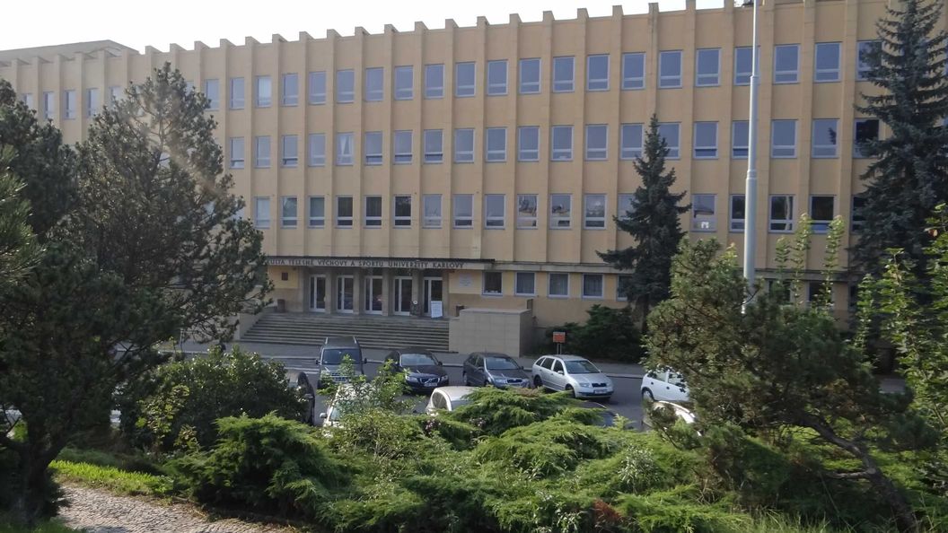 Hostel - areál UK FTVS Praha (1)