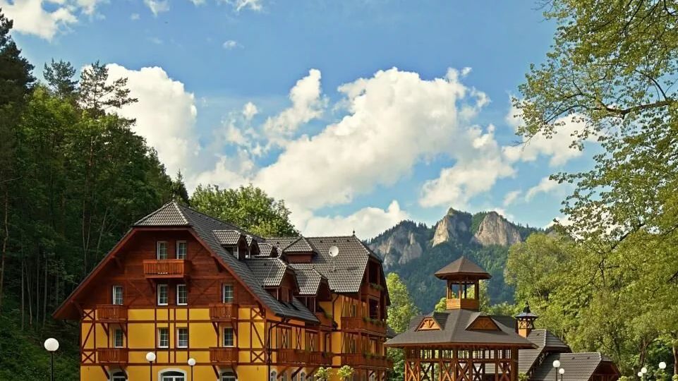 DOM ZDRAVIA - KÚPELE ČERVENÝ KLÁŠTOR Smerdžonka Červený Kláštor (1)