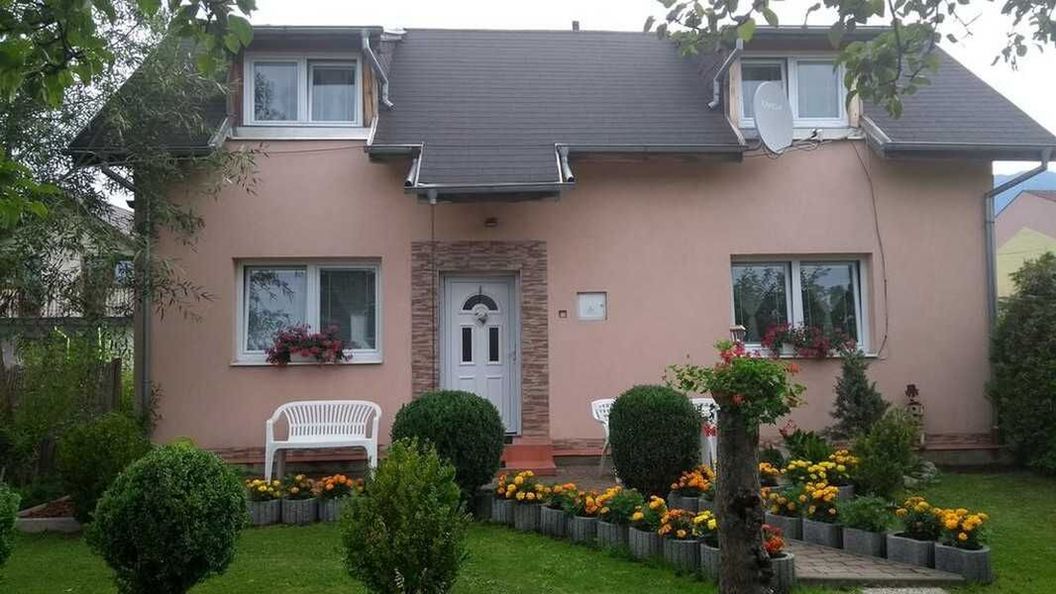 Rekreačný dom Strečno (1)