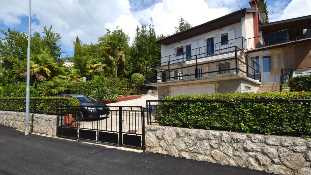 Apartman Slivnjak Njivice (1)