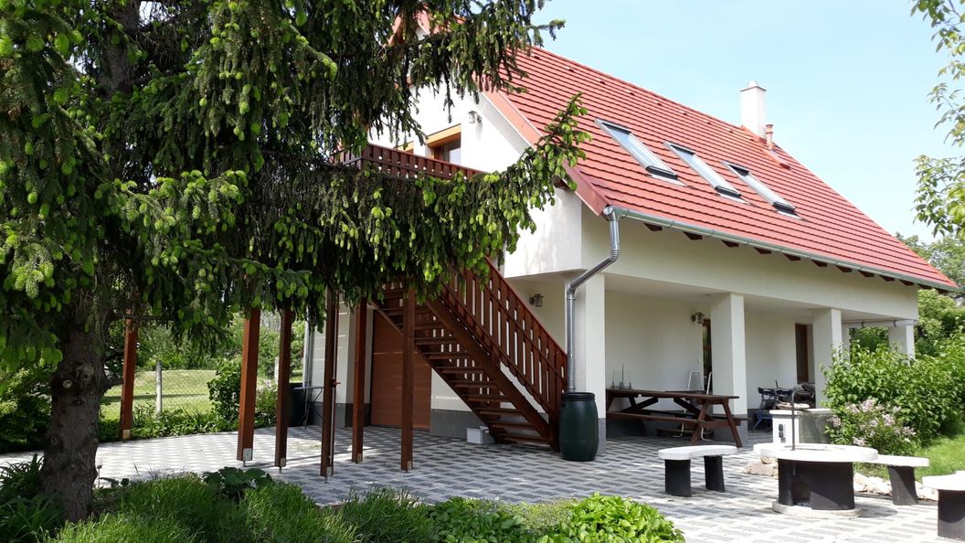 Tulipán Vendégház Pannonhalma (1)