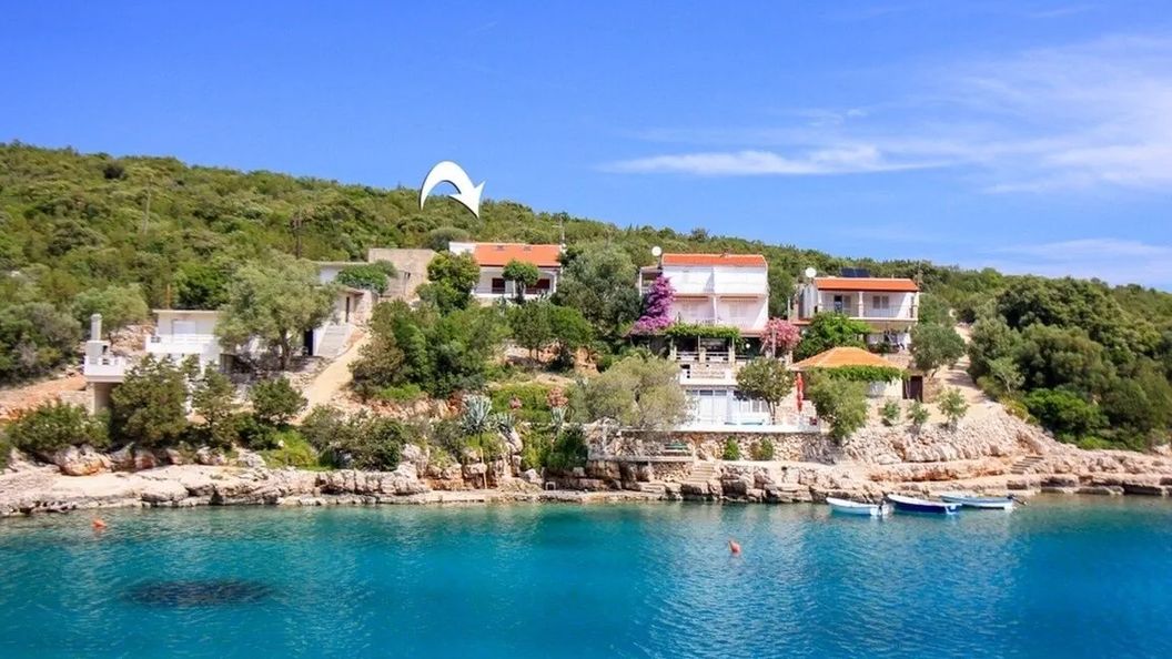 Robinson House Ina 2 Gdinj (1)