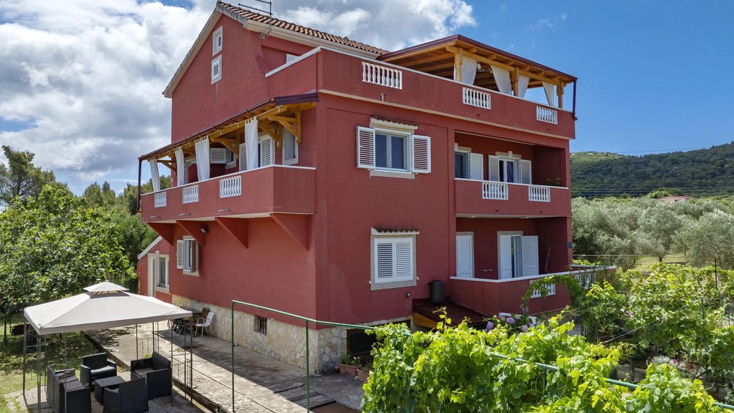 Apartments Saphron beach Mrljane (1)