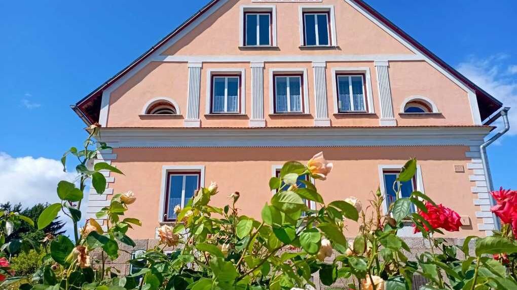 Chalupa-statek Arkáda Božanov (1)