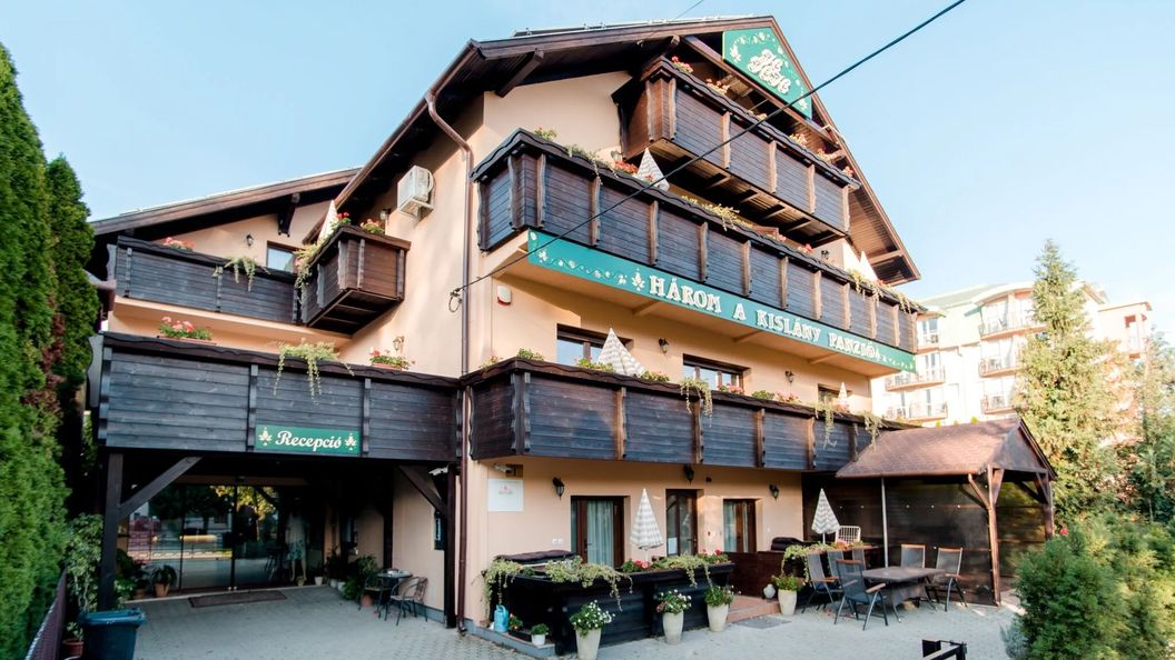 Három a Kislány Panzió Hévíz (1)