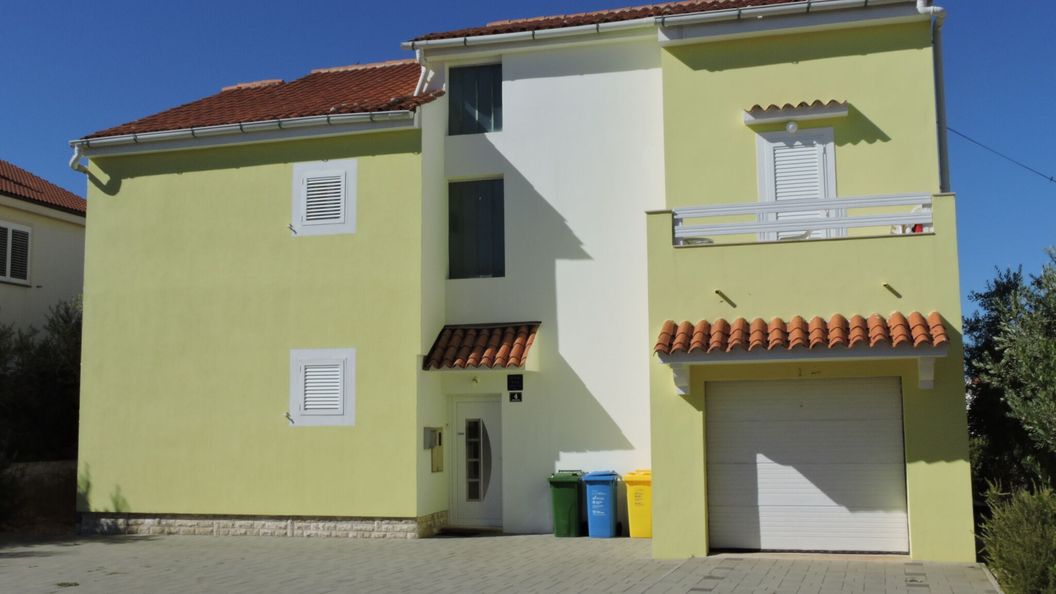 Apartmani Ivanov Novalja (1)