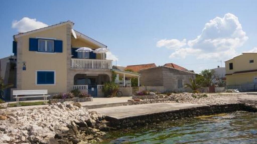 Családi Apartmanok A Tenger Mellett Krapanj, Sibenik - 18004 Krapanj (1)