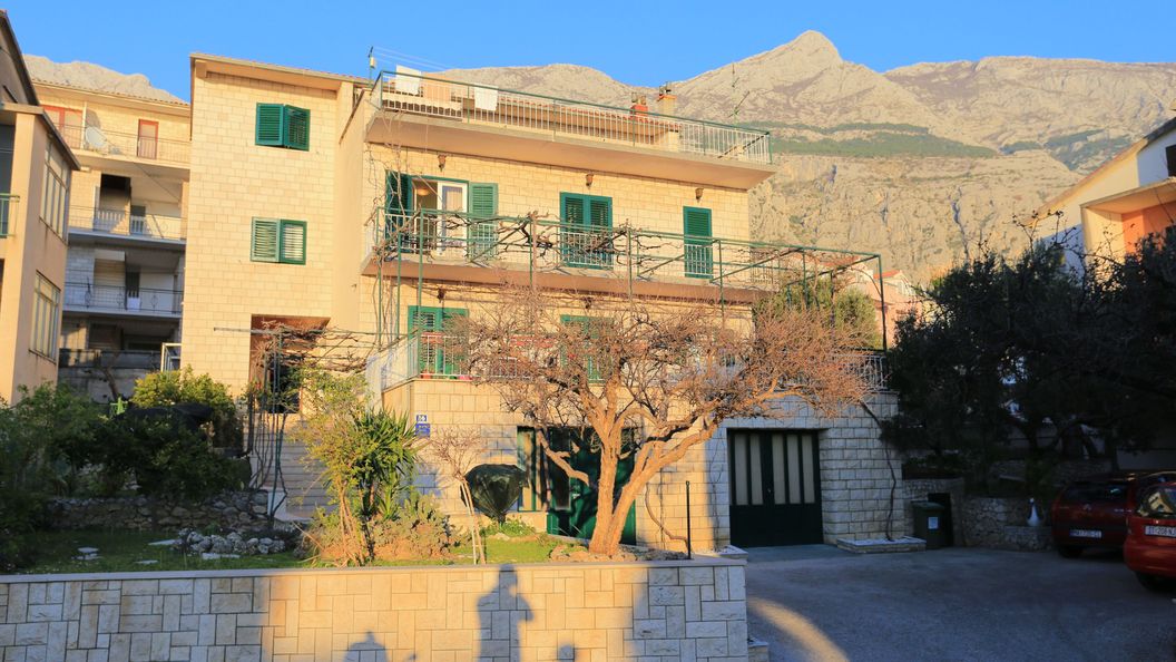 Apartmanok és Szobák Parkolóhellyel Makarska - 18028 (1)