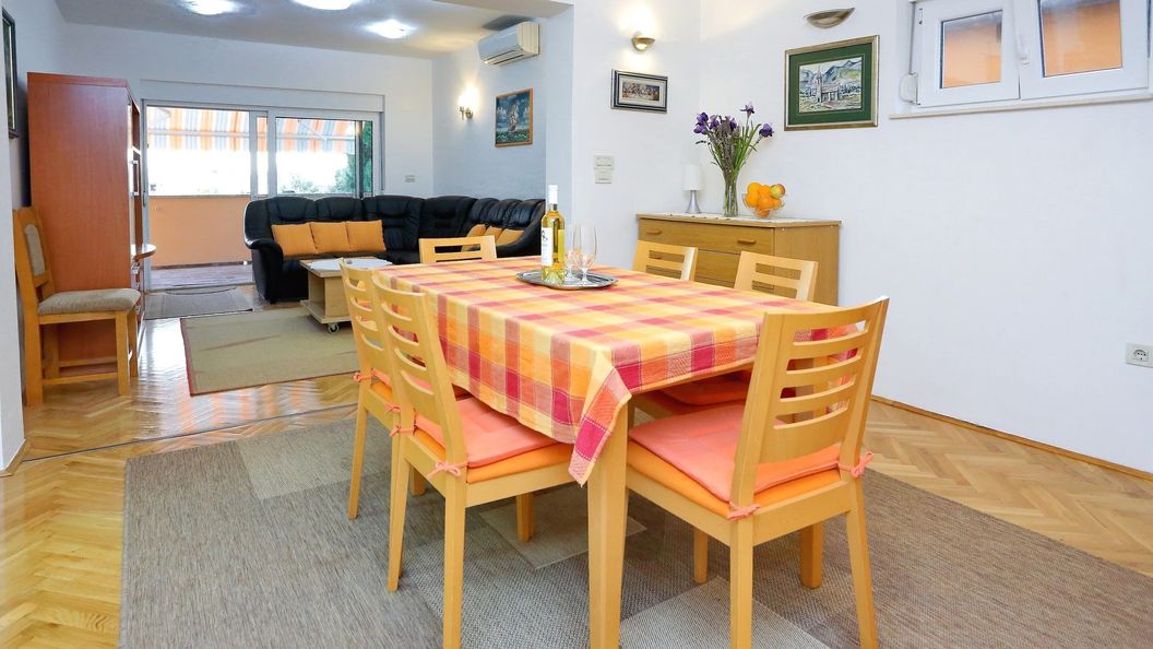 Apartmanok Parkolóhellyel Bibinje Zadar - 18110 (1)